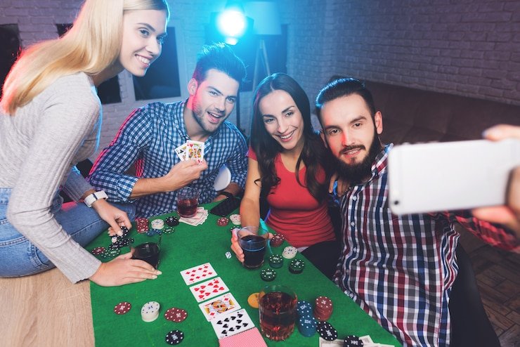 7000bet mobile interface showing sports and casino sections optimized for Bangladesh users